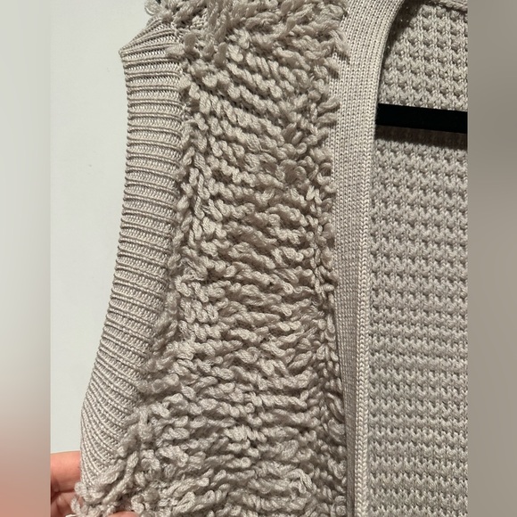 🐑🤍WILFRED Wool Vest🐑🤍Yarn made in Italy. Womens XS. - Picture 3 of 12